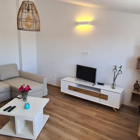 Apartmán Mediterranea - *